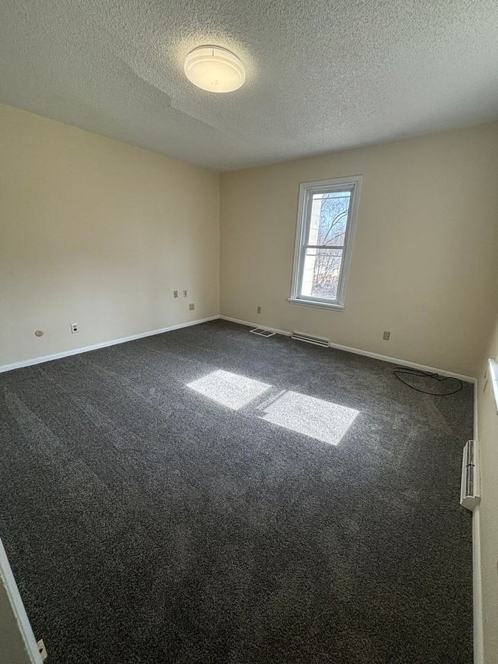 101 Stokes Ave - Photo 7 of 14