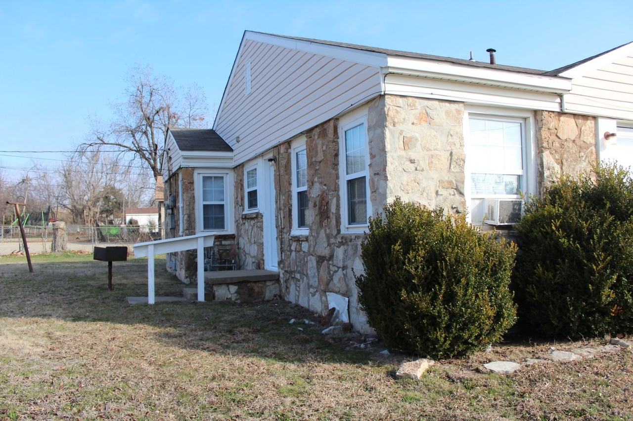 433 Babb Drive - Photo 2 of 11