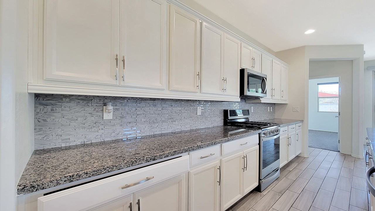 14142 S 177th Dr - Photo 5 of 39