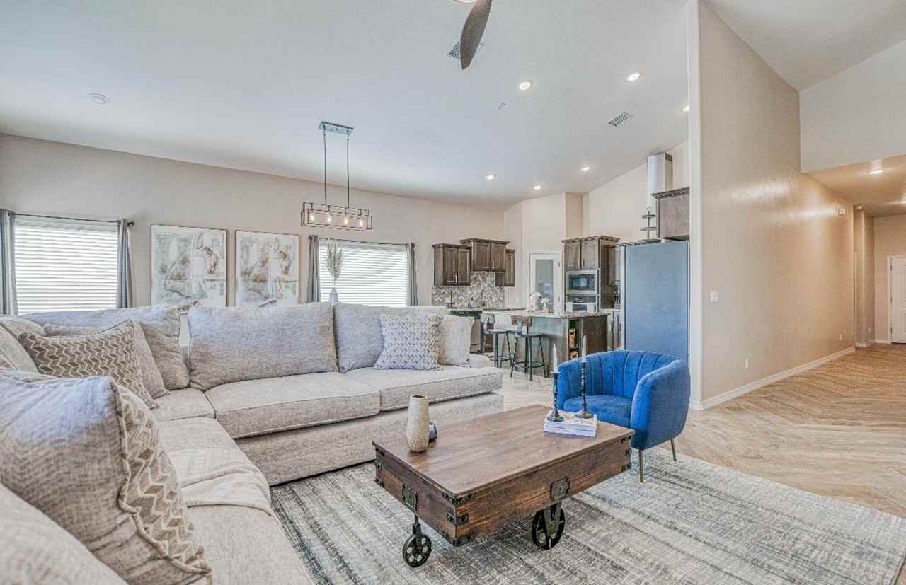 2816 Sammy Cervantes St - Photo 6 of 50