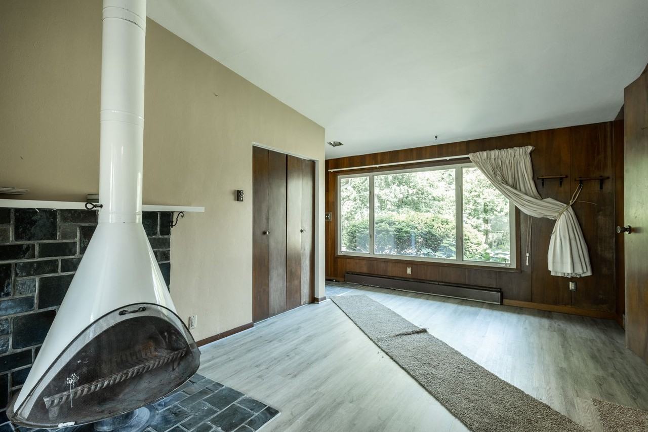 11851 N Springdale Ct - Photo 2 of 34