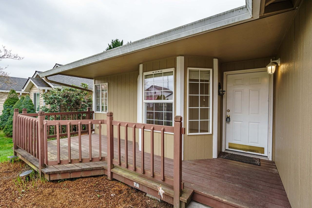 16001 Ne 77th Cir - Photo 2 of 30