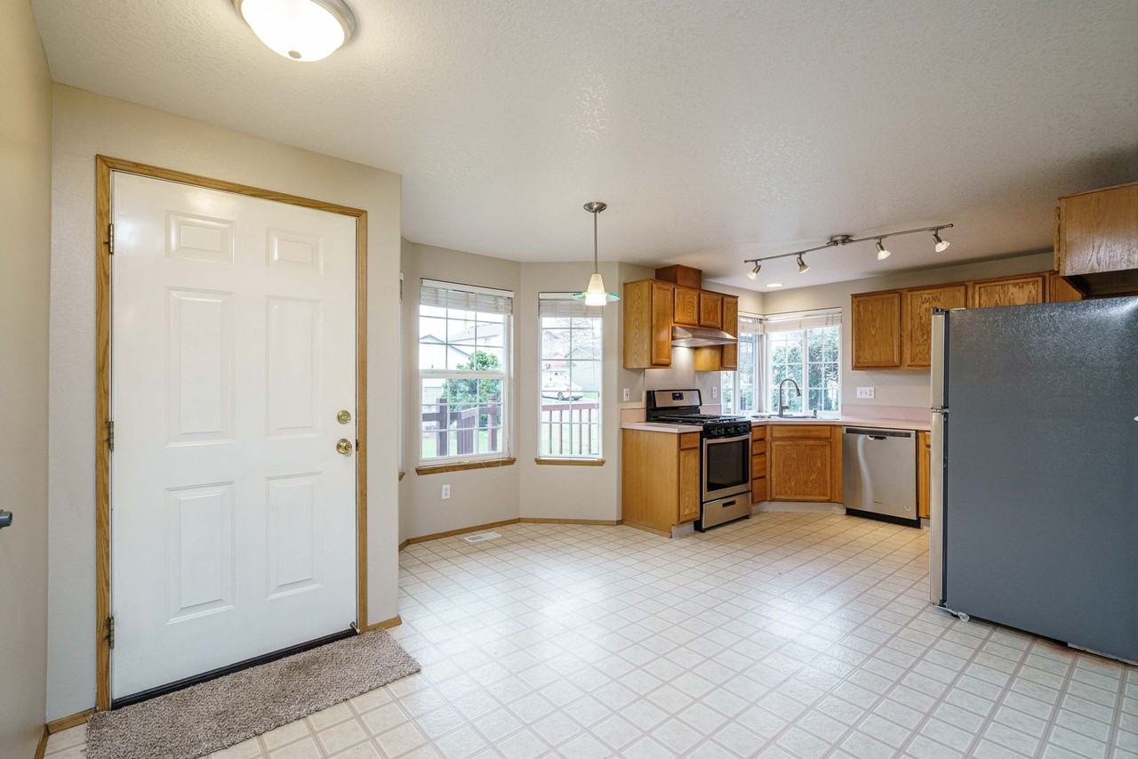 16001 Ne 77th Cir - Photo 3 of 30