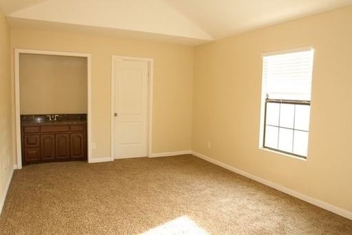 1000 N Eva Ave - Photo 2 of 8