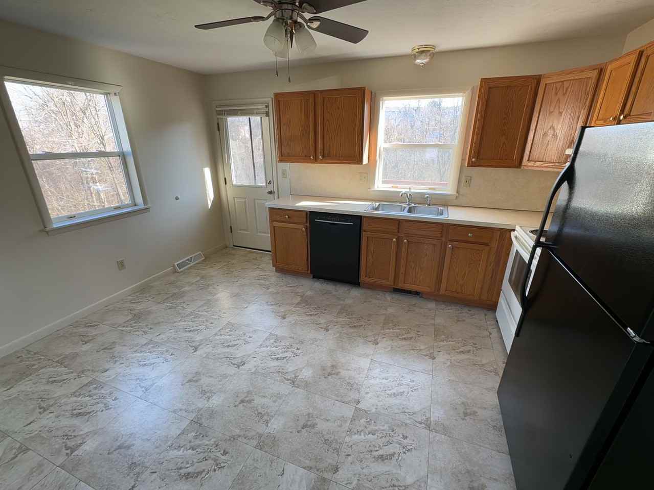 222 Craigdan Dr - Photo 2 of 13