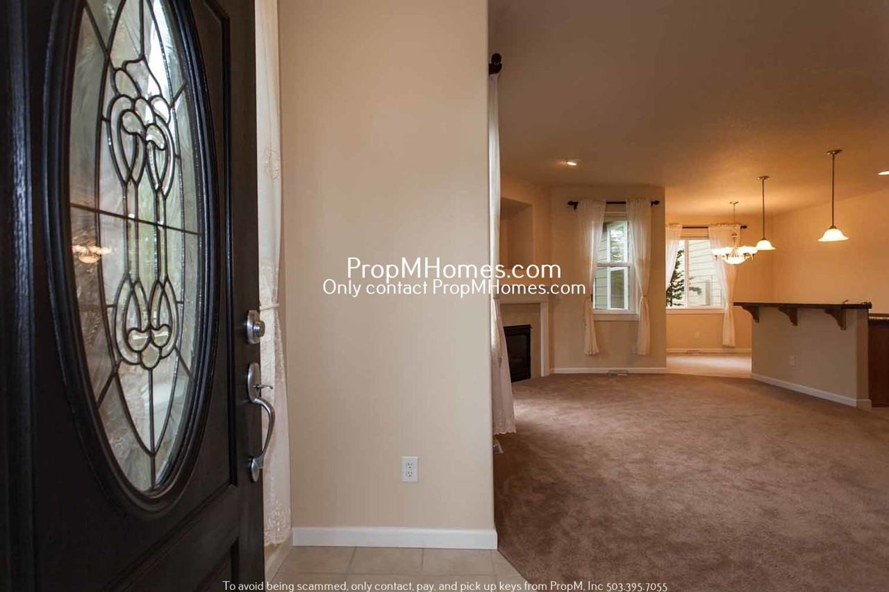 868 Nw Council Dr - Photo 3 of 18