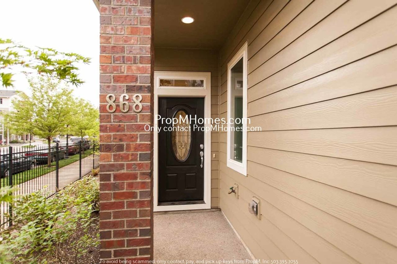 868 Nw Council Dr - Photo 2 of 18