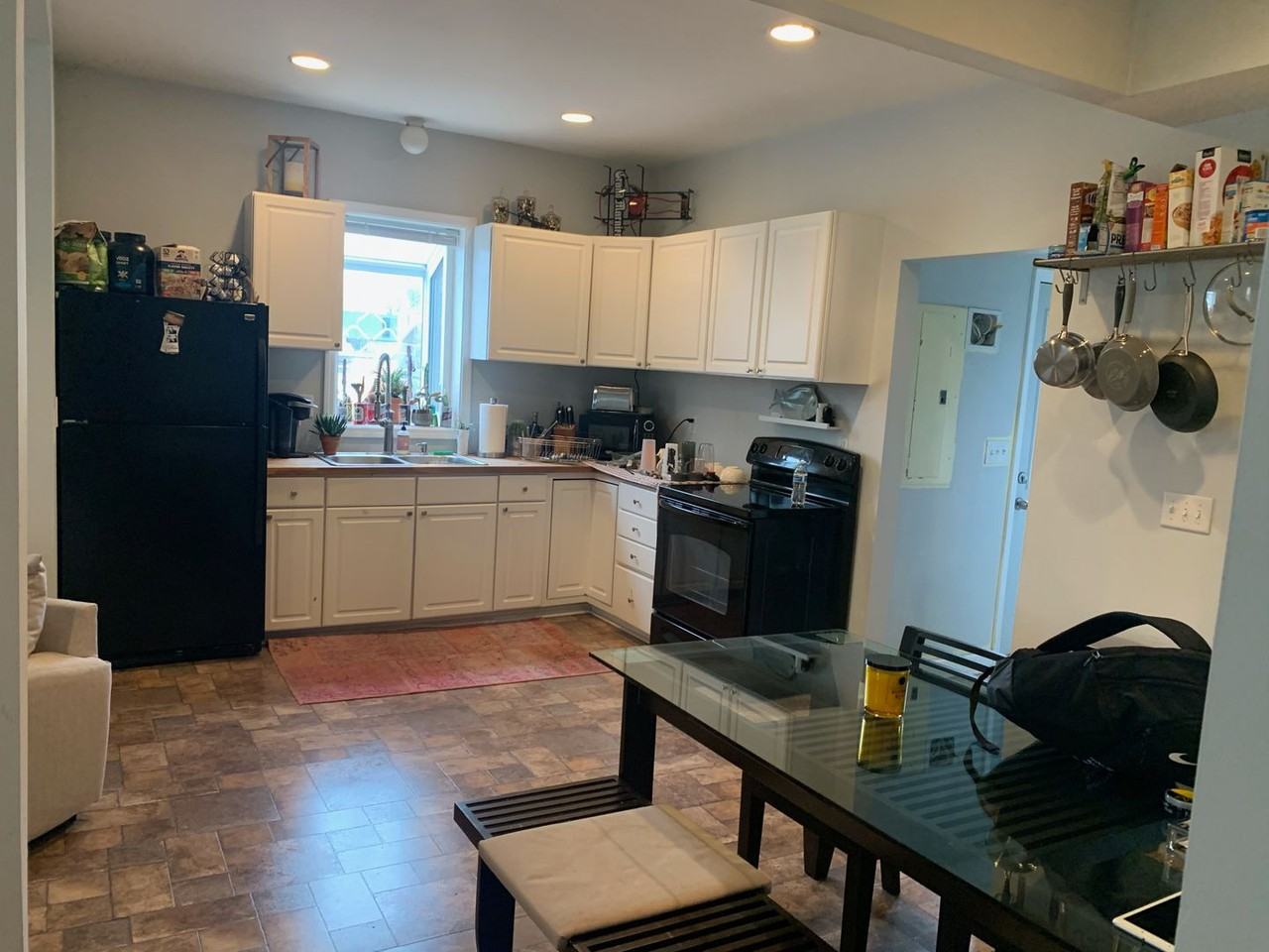 230 Humboldt Ave N - Photo 6 of 17