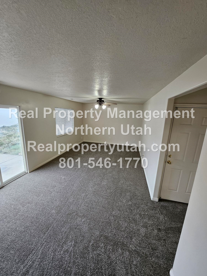 1557 N 300 E - Photo 7 of 20