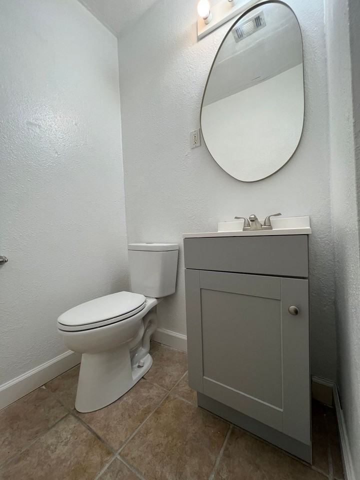 104 Edwards St - Photo 4 of 18