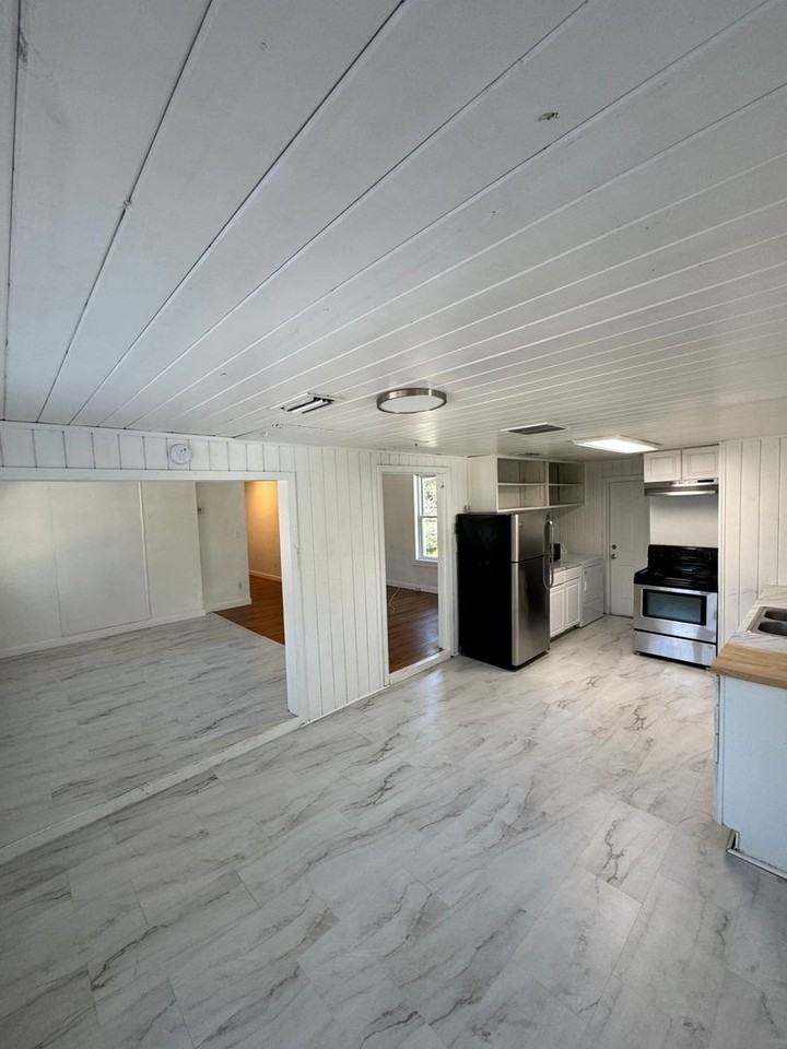 104 Edwards St - Photo 5 of 18