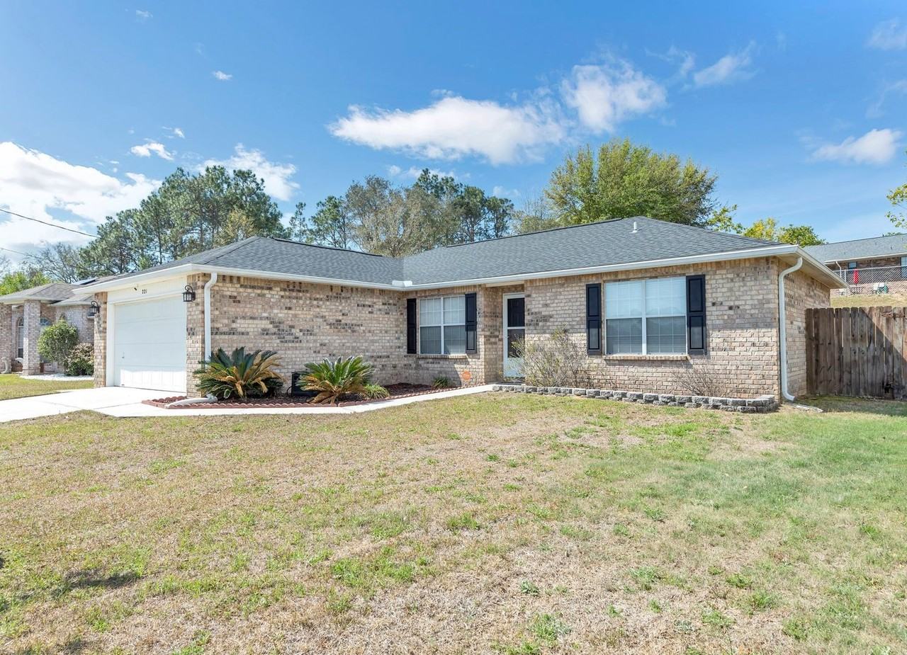 221 Trish Dr - Photo 2 of 27