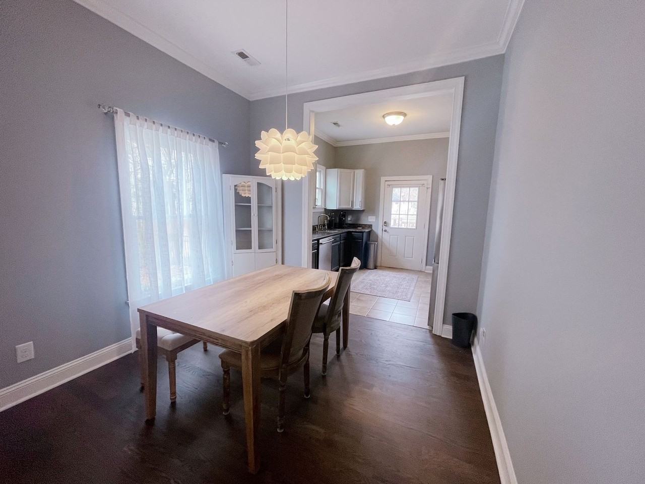 218 Hargrove St - Photo 3 of 10