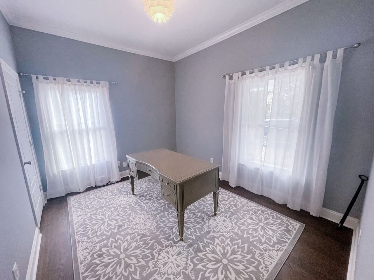 218 Hargrove St - Photo 5 of 10