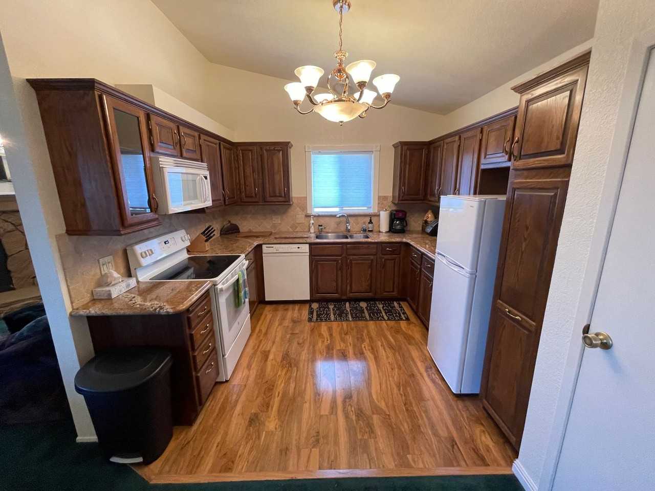 753A Bigler Cir - Photo 6 of 38