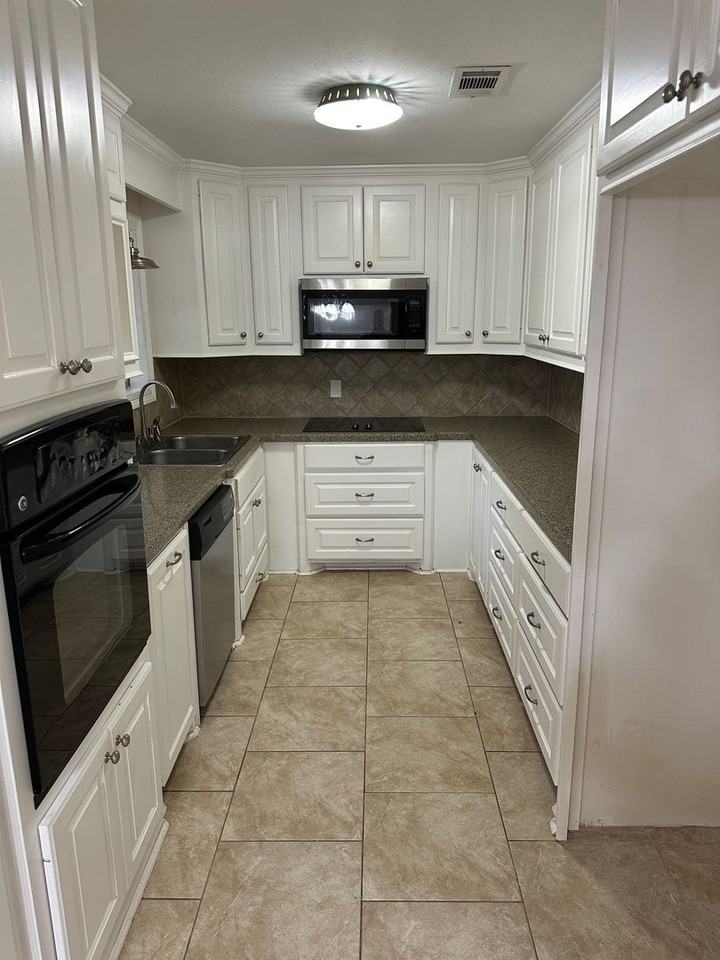 128 Fern Valley Rd - Photo 3 of 11