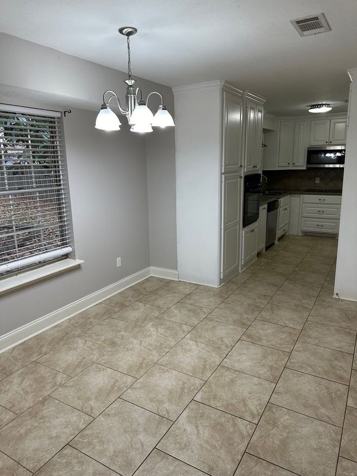 128 Fern Valley Rd - Photo 4 of 11