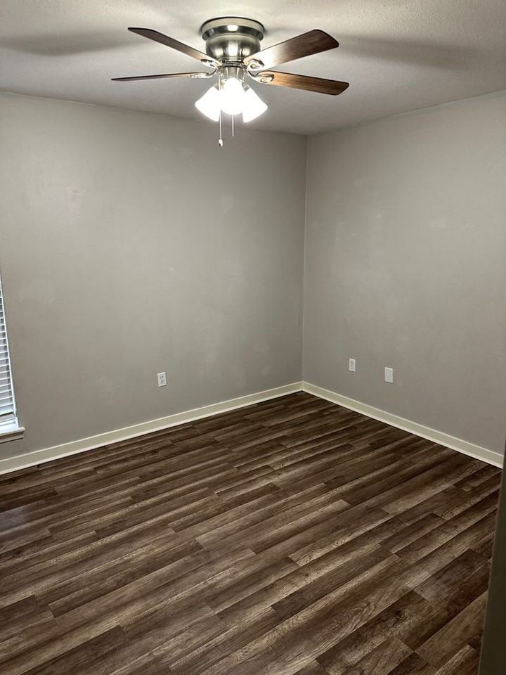 128 Fern Valley Rd - Photo 7 of 11