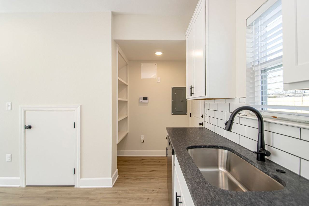 1 Bed Bath Townhome in Rockwater Village - Photo 6 of 17