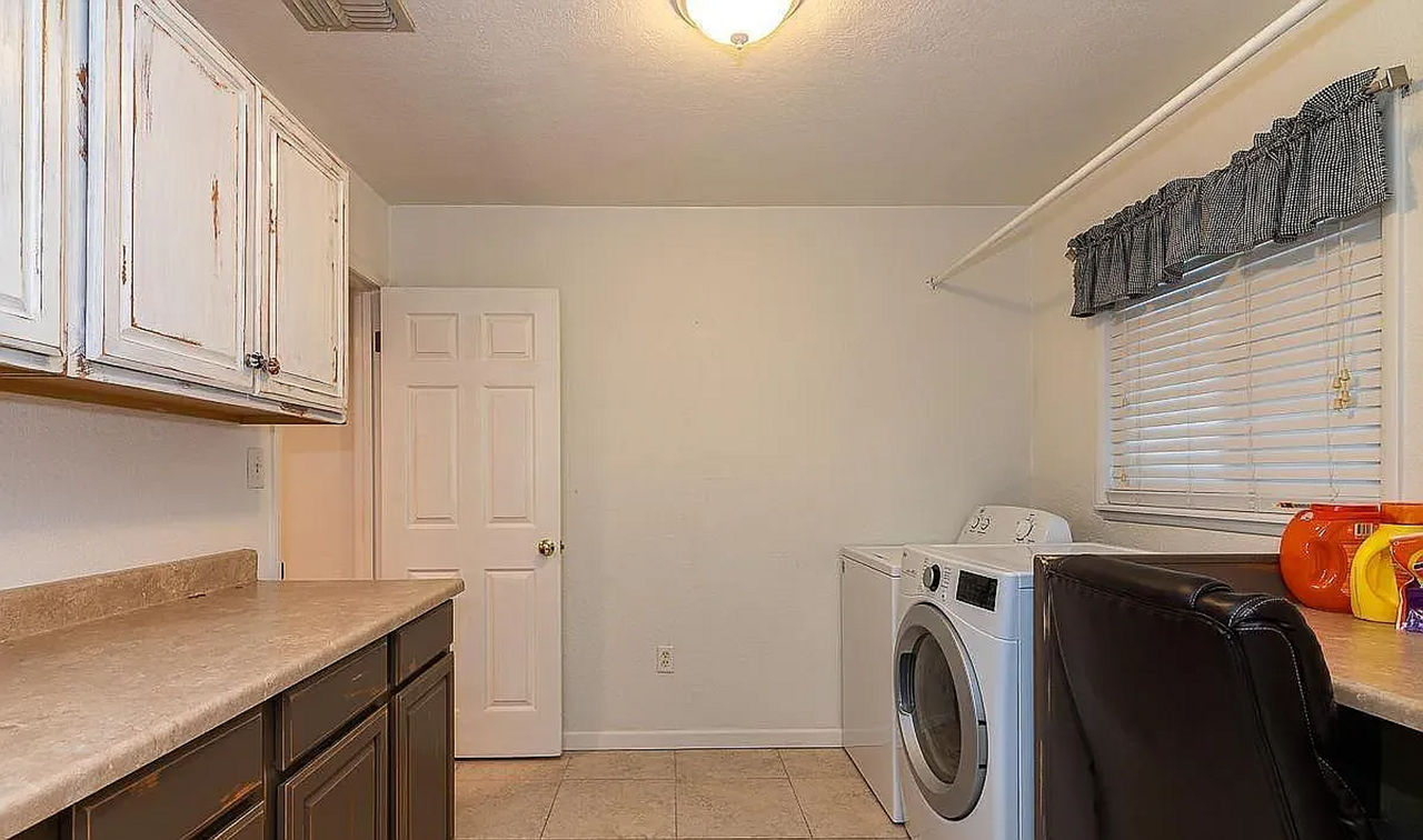 1856 Wegis Ave - Photo 7 of 9