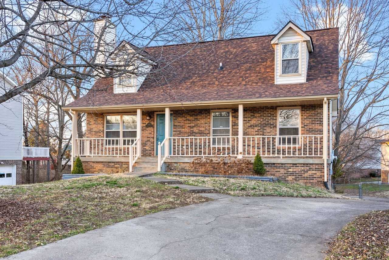 2147 Bauling Ln - Photo 3 of 31