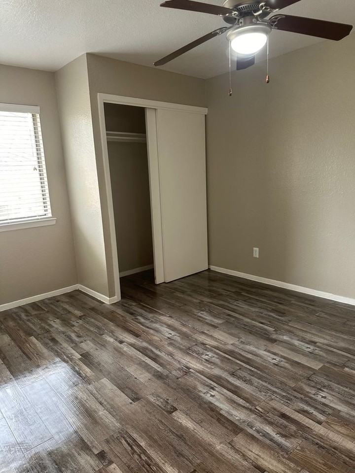 1205 Park Vista Dr #2501 - Photo 3 of 4