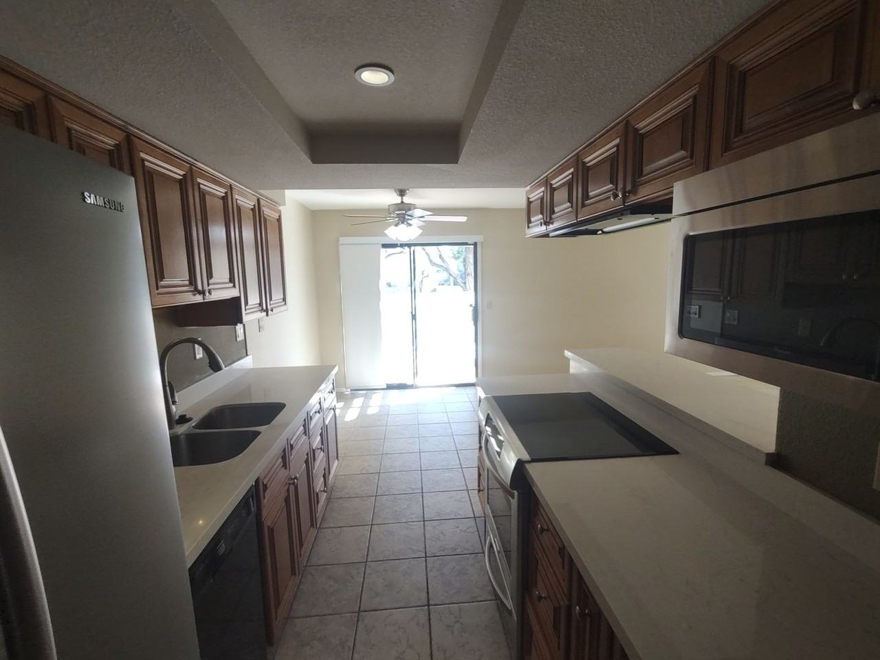 4809 E Euclid Ave #2 - Photo 4 of 12