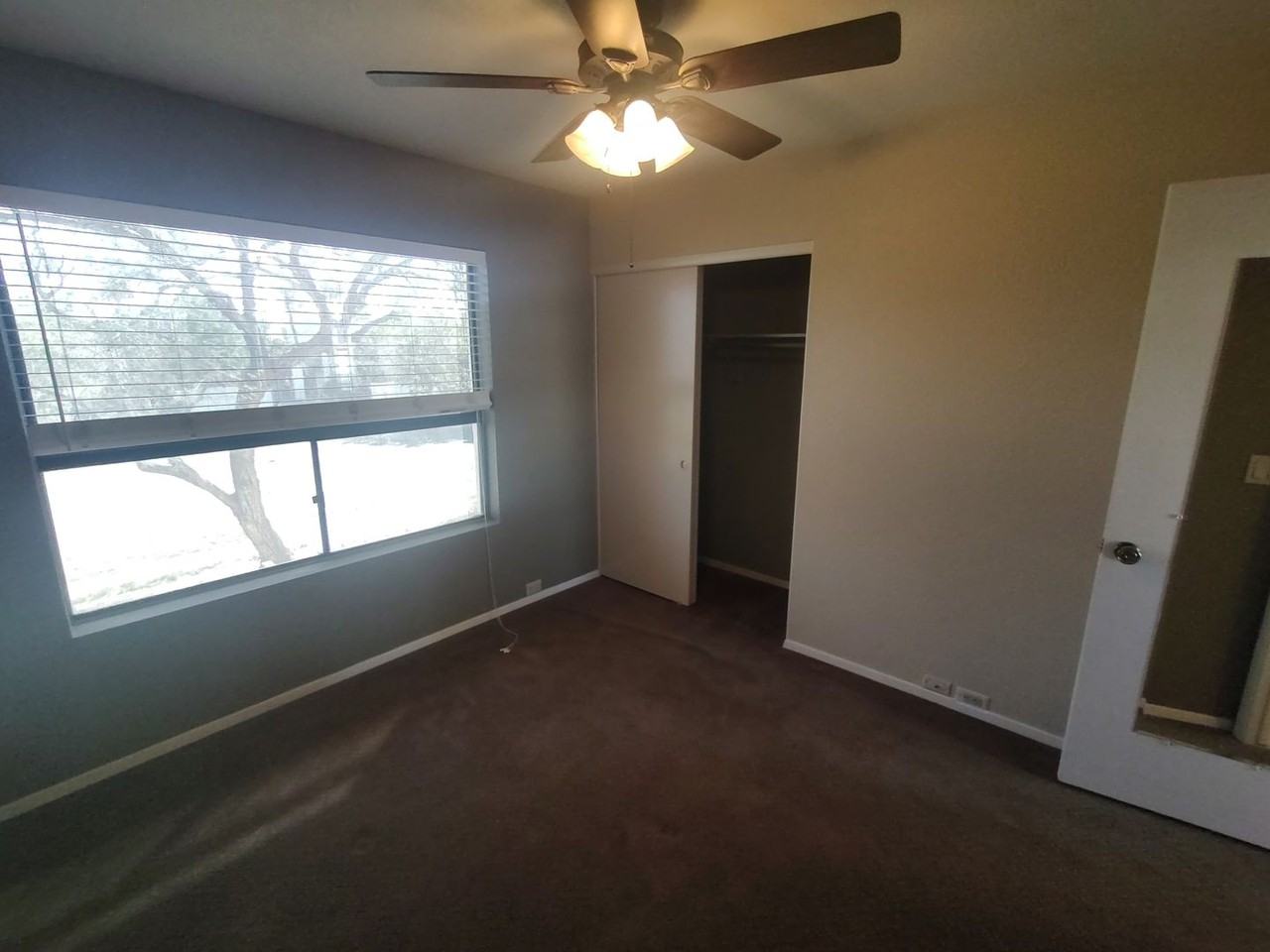 4809 E Euclid Ave #2 - Photo 7 of 12