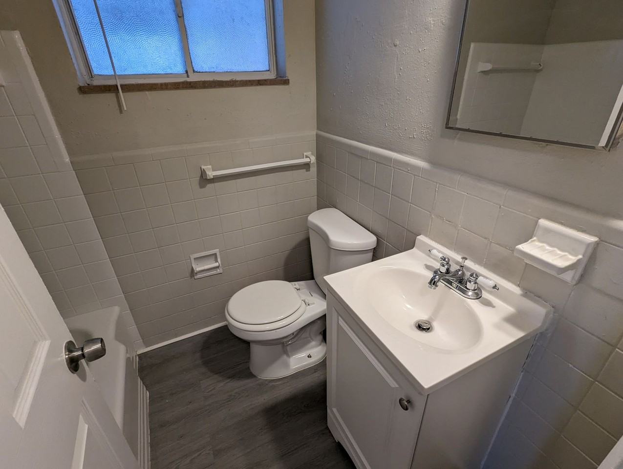4315 Rosewood Ave - Photo 2 of 9
