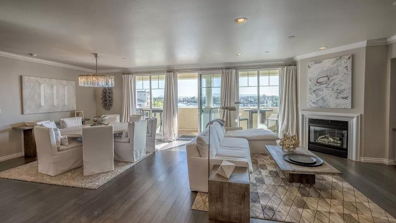 4346 Tradewinds Dr - Photo 6 of 34