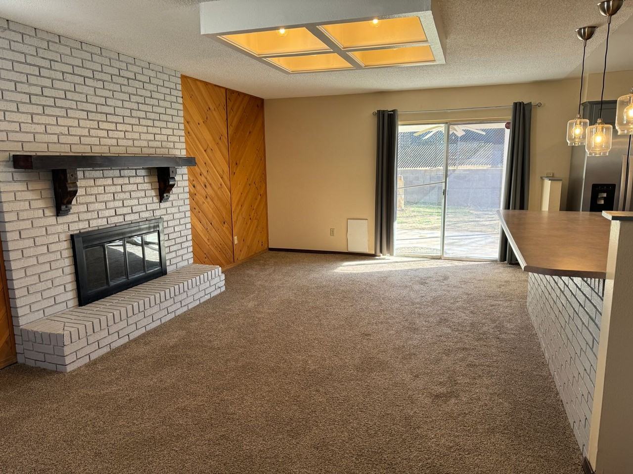 836 La Charles Dr Ne - Photo 3 of 21