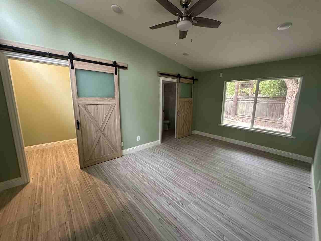 606 Sunset Ct - Photo 3 of 8