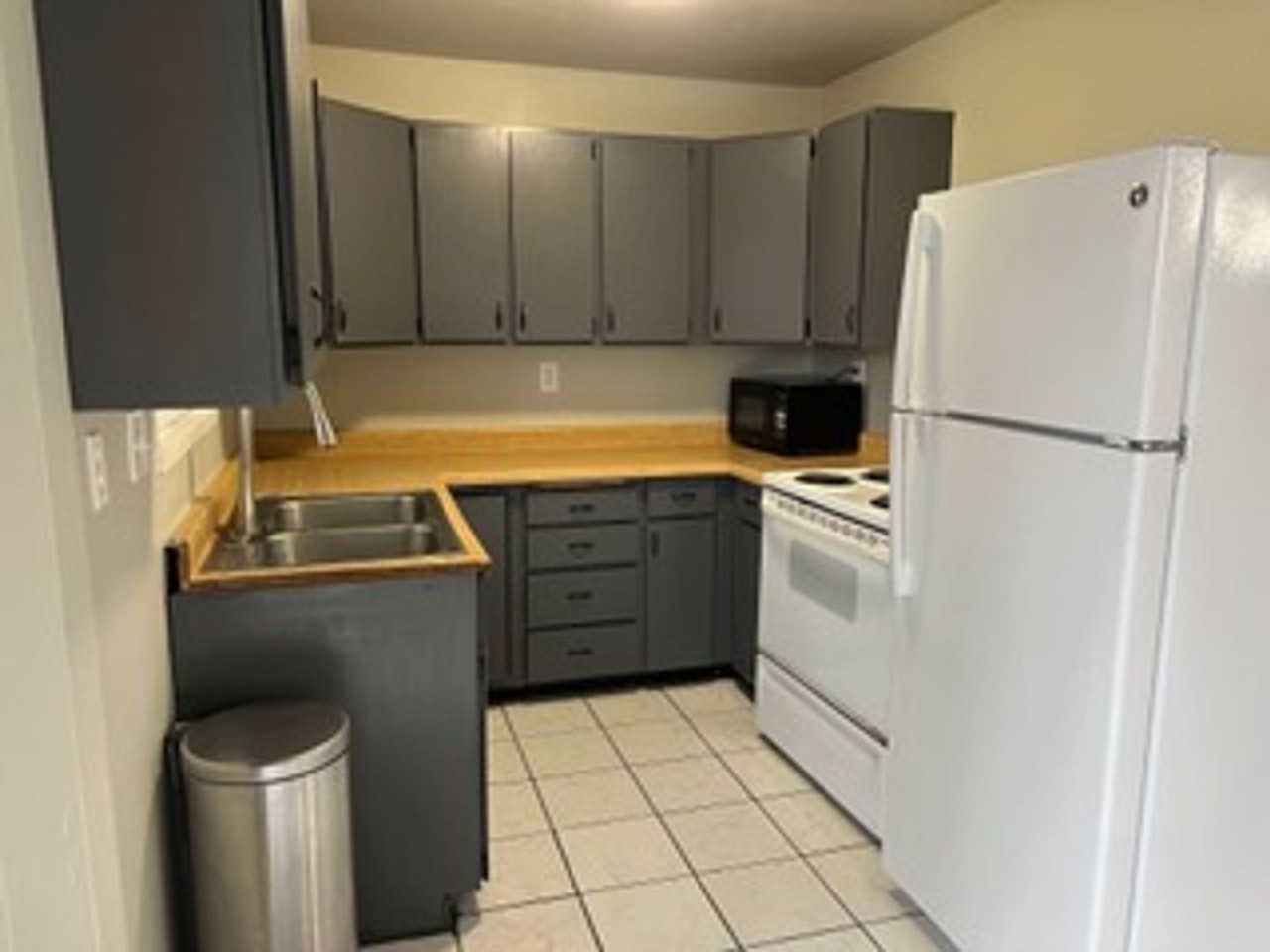 656 Wilson Ave - Photo 3 of 9