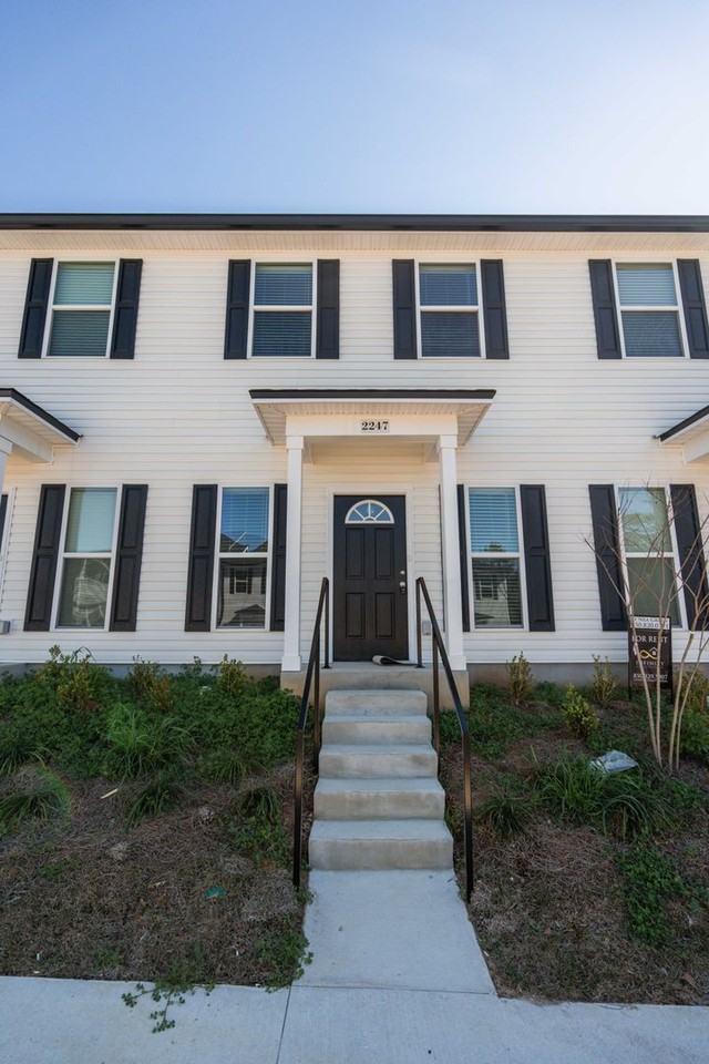 2247 Del Carmel Way - Photo 2 of 32