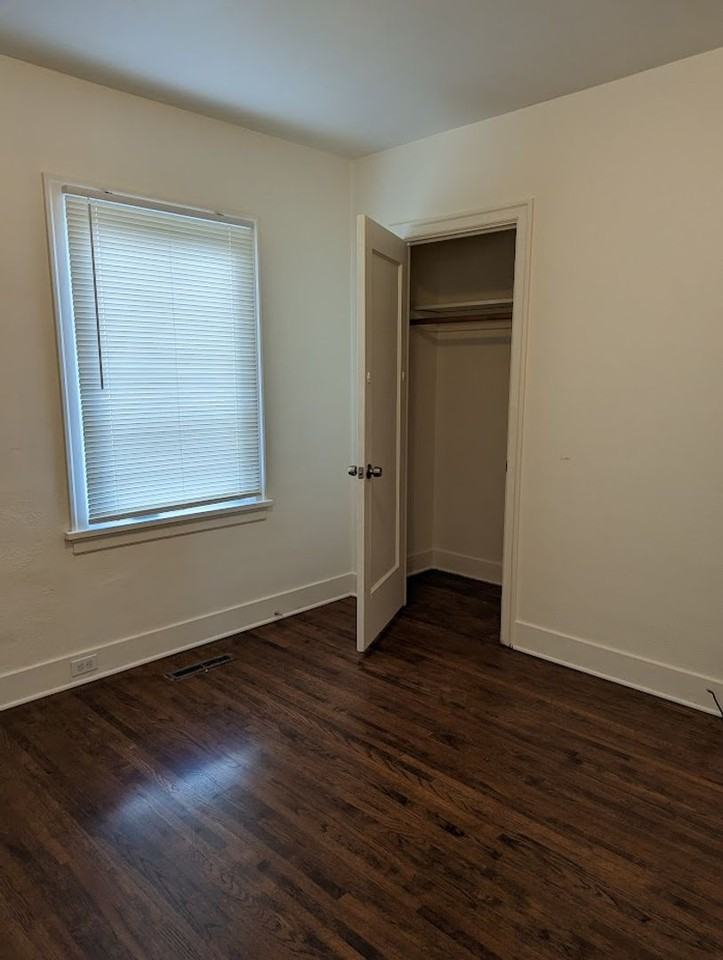 1115 8th St - Photo 2 of 13