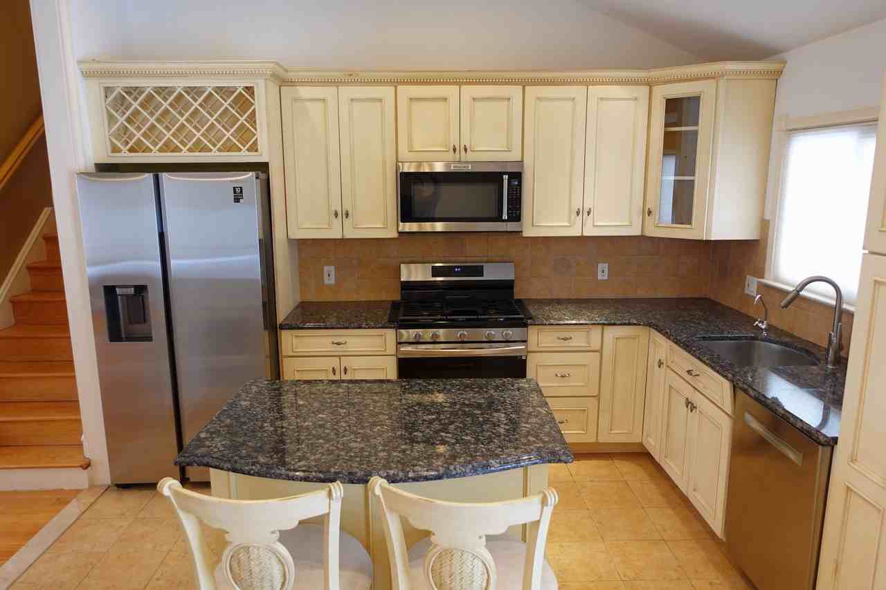378 Woodbridge Ln - Photo 3 of 12