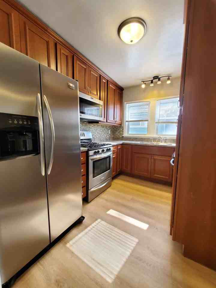 812 Arthur St - Photo 2 of 9