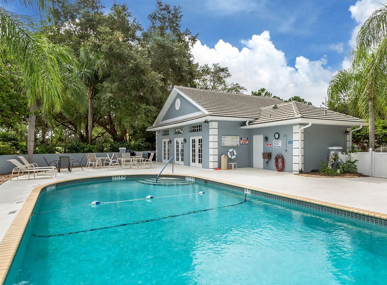 540 Clubside Cir - Photo 2 of 42