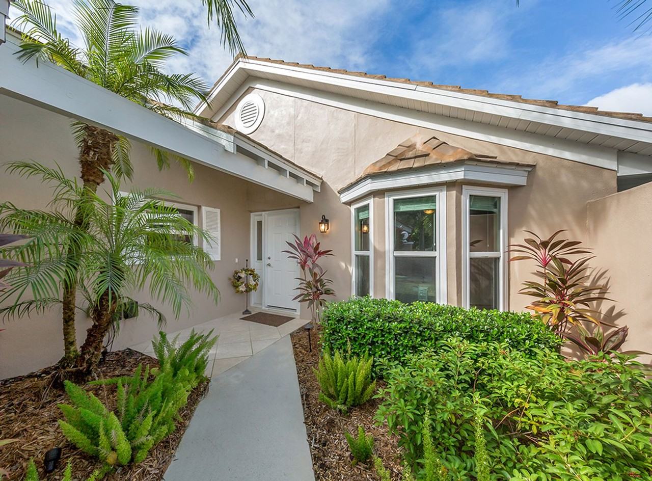 540 Clubside Cir - Photo 4 of 42