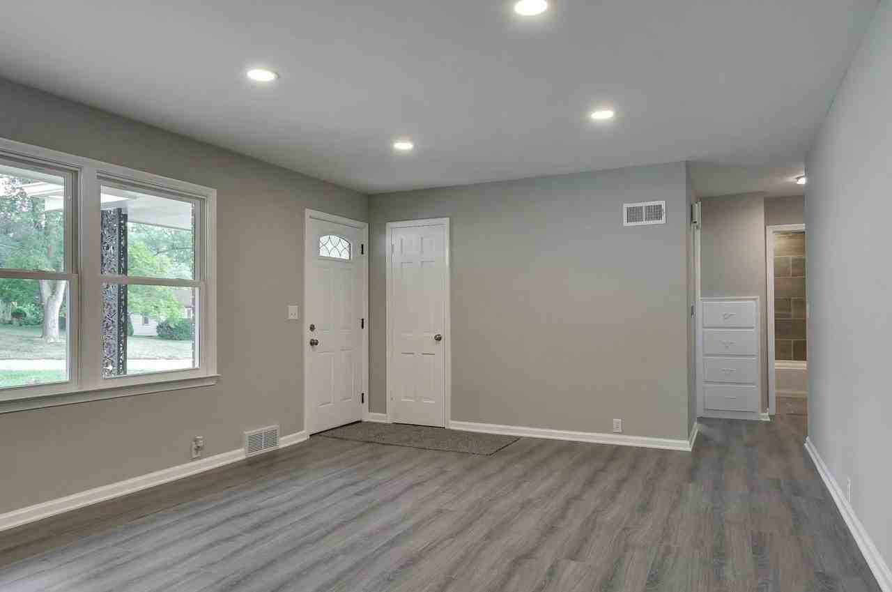 2526 N 83rd St - Photo 3 of 29