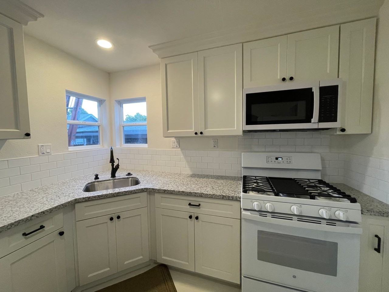 320 Star St #A - Photo 7 of 14