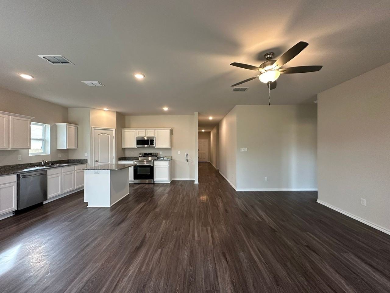 1102 Mayme Ct - Photo 3 of 23