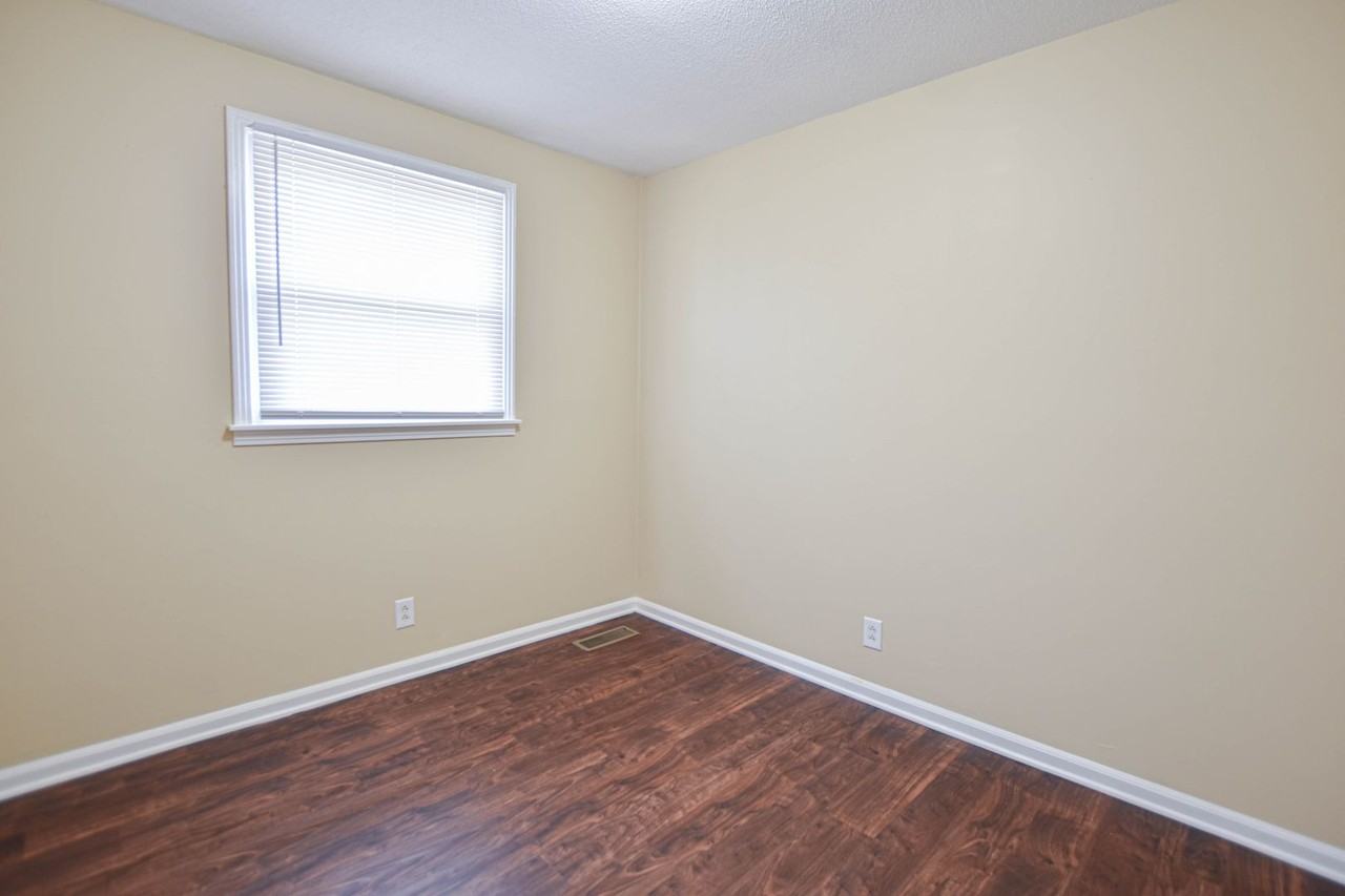 2730 Ann Drive - Photo 7 of 11