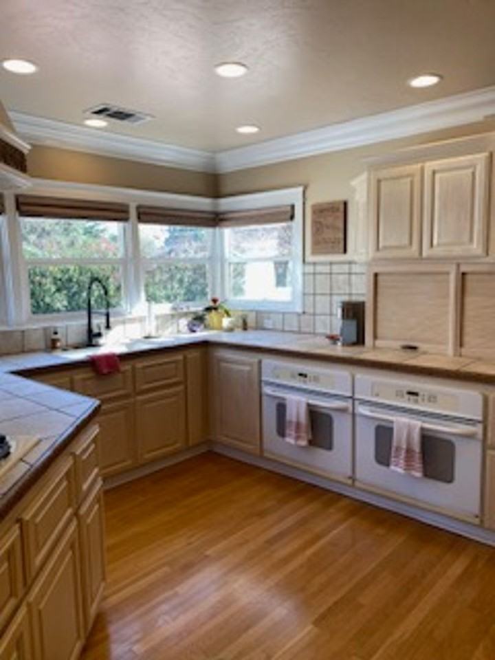 1420 W Kaweah Ave - Photo 2 of 20