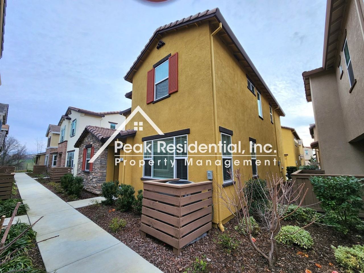 69 Huddlestone Cir - Photo 2 of 21