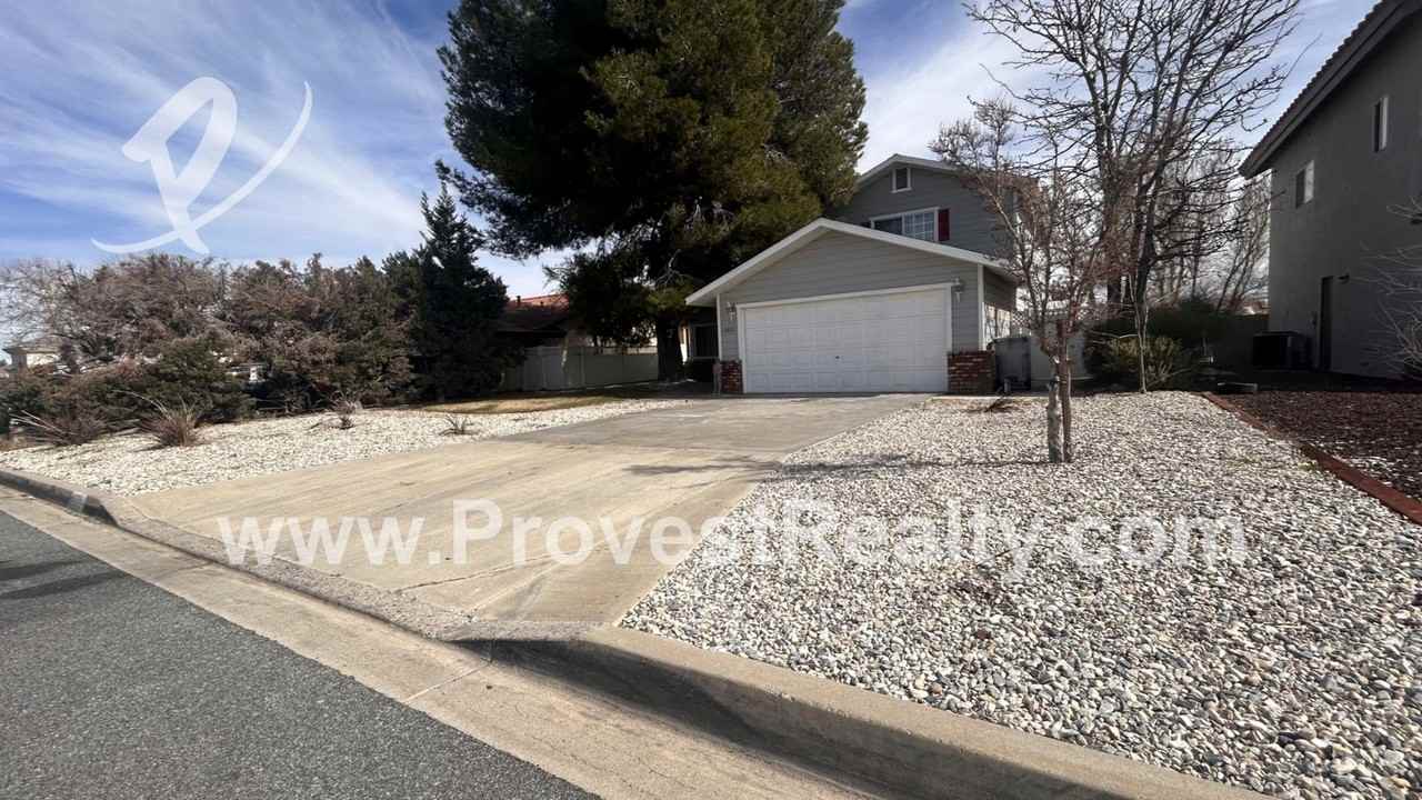 12825 Amberwood Ln - Photo 2 of 20
