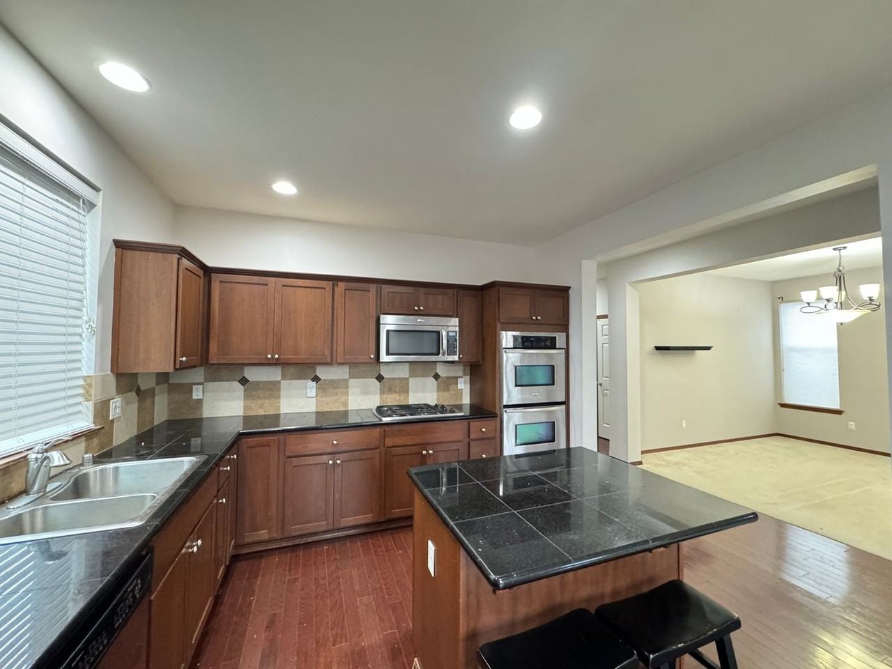 12936 Ne 198th Pl - Photo 2 of 24