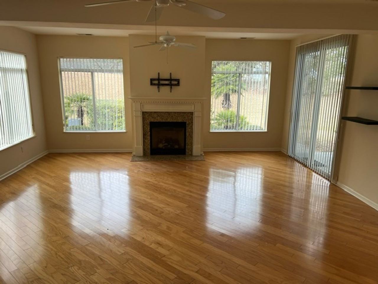 577 Argent Way - Photo 4 of 16