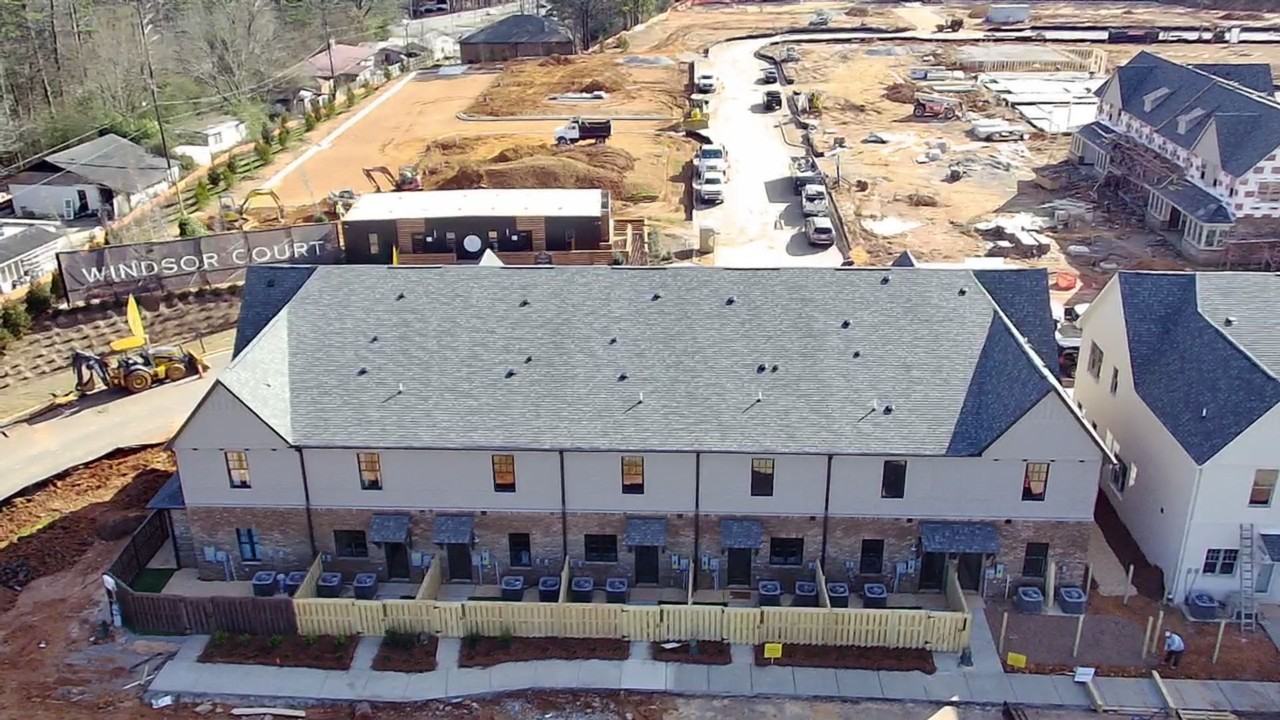 1010 Windsor Dr - Photo 2 of 39