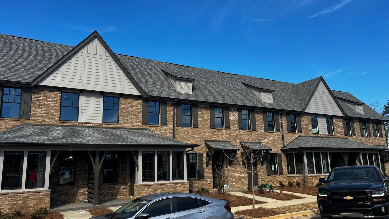 1010 Windsor Dr - Photo 3 of 39